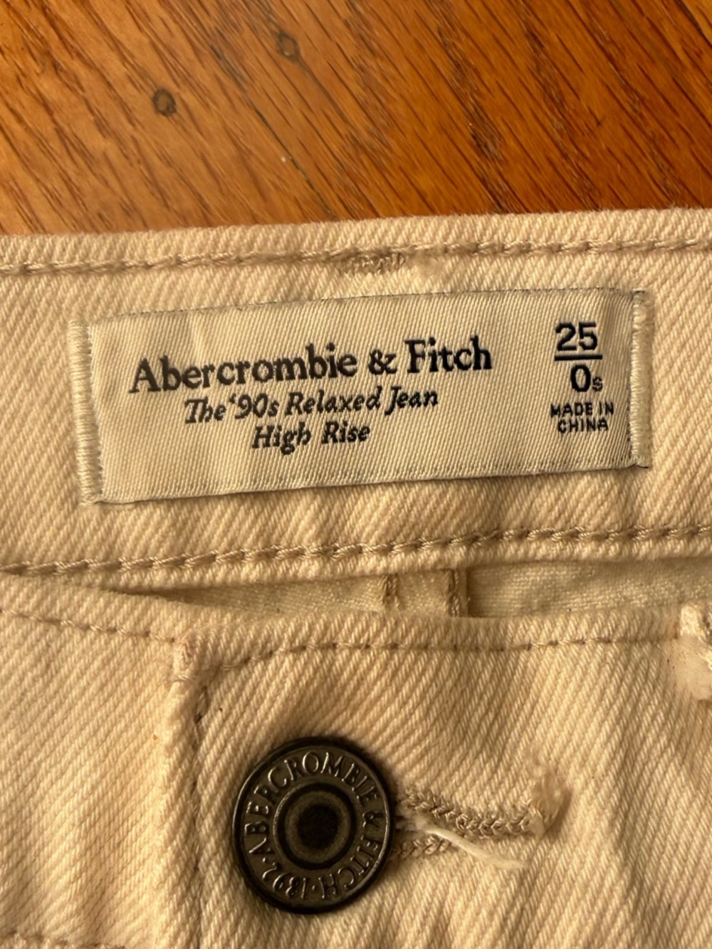 Abercrombie & Fitch Cream High-Rise 90s Relaxed Jeans